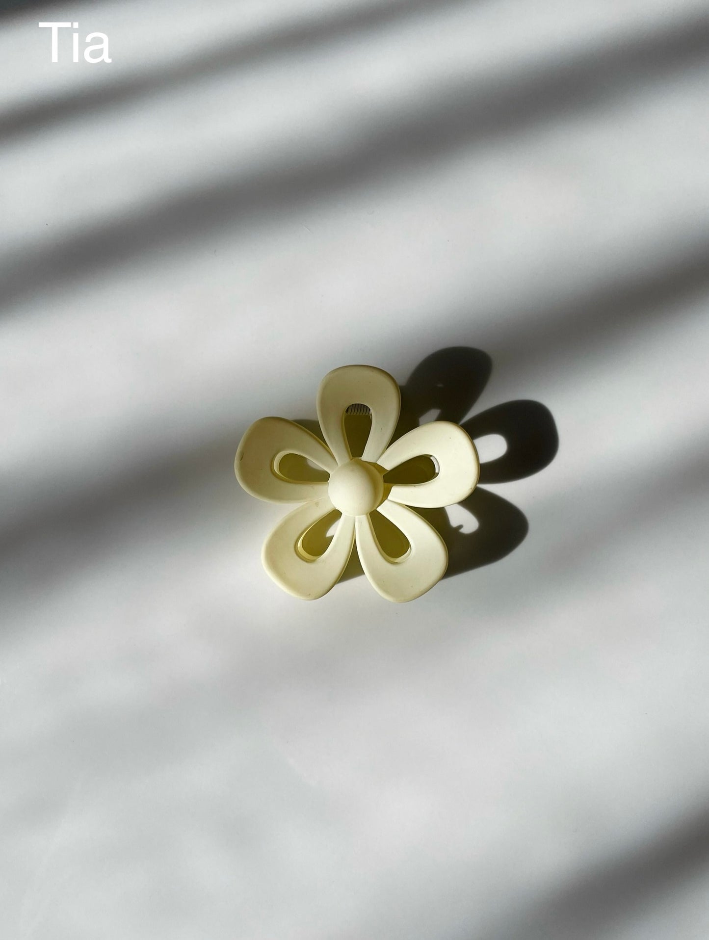 Hollow Flower Clips